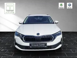 Candyweiss Neu 2025 Skoda Octavia Tour Kombi | 35.690 € (Guter Preis)