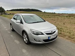 Silber Gebraucht 2010 Opel Astra Selection Kombi | 3.500 € (Etwas zu teuer)