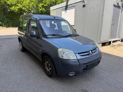 Grau Gebraucht 2005 Peugeot Partner Quiksilver Van / Kleinbus | 2.940 € (Fairer Preis)
