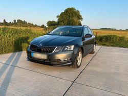 Grau Gebraucht 2017 Skoda Octavia Style Kombi | 13.990 € (Fairer Preis)