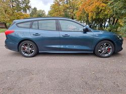 Blau Gebraucht 2021 Ford Focus ST-Line Limousine | 20.990 € (Guter Preis)