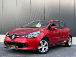 Rot Gebraucht 2015 Renault Clio IV Luxe Kleinwagen | 10.999 € (Etwas zu teuer)