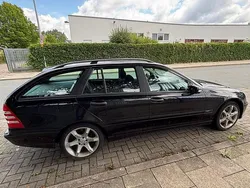 Schwarz Gebraucht 2005 Mercedes C220 Kombi | 2.600 € (Etwas zu teuer)