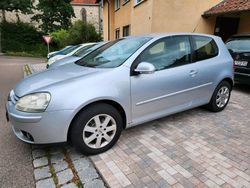 Grau Gebraucht 2007 VW Golf V Kleinwagen | 1.990 € (Guter Preis)