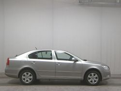 Cappuccinobeige metallic Gebraucht 2012 Skoda Octavia Elegance Limousine | 6.550 € (Superpreis)