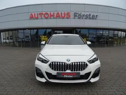 Weiß Gebraucht 2023 BMW 218 M Sport Coupé | 29.990 € (Fairer Preis)
