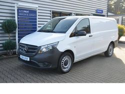 Weiss Gebraucht 2023 Mercedes Vito Van | 24.870 € (Guter Preis)