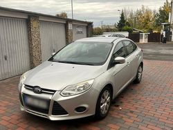 Silber Gebraucht 2013 Ford Focus Limousine | 5.500 €