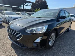 Schwarz Gebraucht 2018 Ford Focus Titanium Limousine | 7.735 € (Fairer Preis)