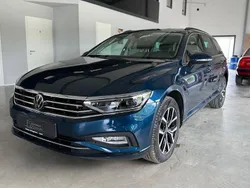 Blau Gebraucht 2023 VW Passat Kombi | 29.450 € (Guter Preis)
