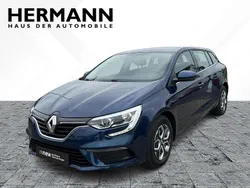 Blau Gebraucht 2018 Renault Mégane GrandTour Life Kombi | 9.498 € (Fairer Preis)