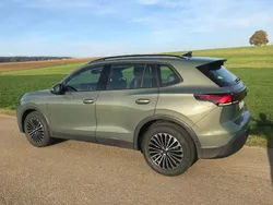 Grün Gebraucht 2024 VW Tiguan Life SUV | 37.700 € (Teuer)