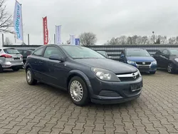 Grau Gebraucht 2008 Opel Astra GTC Edition Coupé | 3.650 € (Etwas zu teuer)