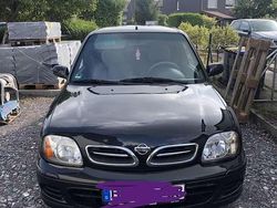 Schwarz Gebraucht 2001 Nissan Micra Comfort Limousine | 500 € (Guter Preis)