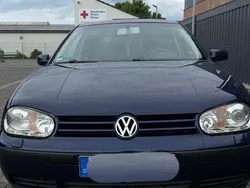 Blau Gebraucht 2002 VW Golf IV Kleinwagen | 3.200 € (Teuer)