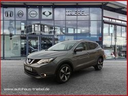 Grau Gebraucht 2016 Nissan Qashqai N-Connecta SUV | 11.890 € (Guter Preis)
