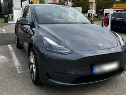 Grau Gebraucht 2022 Tesla Model Y Long Range SUV | 36.500 € (Fairer Preis)