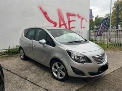 Grau Gebraucht 2011 Opel Meriva Van / Kleinbus | 3.500 €