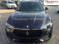 Nero ribelle Gebraucht 2017 Maserati Levante SUV | 83.300 €