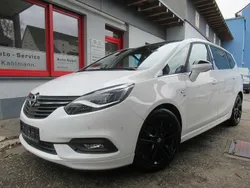 Weiß Gebraucht 2017 Opel Zafira Active Van / Kleinbus | 12.900 € (Fairer Preis)