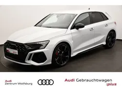 Gletscherweiß metallic (metallic) Gebraucht 2024 Audi RS3 Sportback Ambiente Kleinwagen | 61.390 €