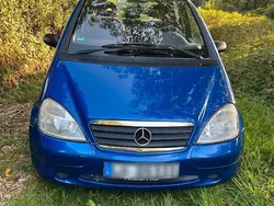 Blau Gebraucht 2000 Mercedes A160 Limousine | 700 €
