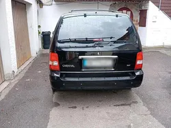 Schwarz Gebraucht 2006 Kia Carnival Van / Kleinbus | 2.900 € (Fairer Preis)