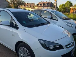 Weiß Gebraucht 2015 Opel Astra Kombi | 5.300 € (Guter Preis)
