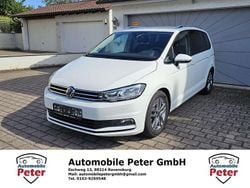 Weiß Gebraucht 2023 VW Touran Comfortline Van / Kleinbus | 31.500 € (Fairer Preis)