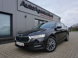 Schwarz Gebraucht 2023 Skoda Octavia Tour Kombi | 23.850 € (Fairer Preis)