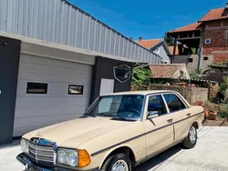 Beige Gebraucht 1981 Mercedes 240 Limousine | 9.200 €