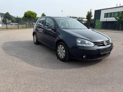 Blau Gebraucht 2005 VW Golf V Limousine | 2.299 € (Guter Preis)