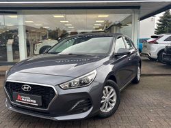 Grau Gebraucht 2019 Hyundai i30 Select Limousine | 13.950 € (Fairer Preis)