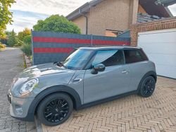 Grau Gebraucht 2017 Mini Cooper Kleinwagen | 12.300 € (Guter Preis)