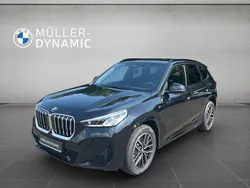 Black sapphire metallic Neu 2025 BMW X1 M Sport SUV | 45.970 € (Guter Preis)