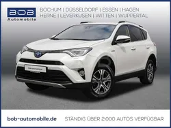 Perlmuttweiß (weiß) Gebraucht 2017 Toyota RAV4 Hybrid Edition-S SUV | 20.488 € (Fairer Preis)