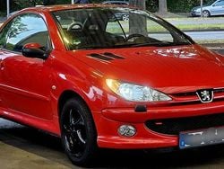 Rot Gebraucht 2006 Peugeot 206 CC Platinum Cabrio | 699 € (Guter Preis)