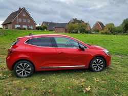 Rot Gebraucht 2023 Renault Clio V Techno Kleinwagen | 14.900 € (Fairer Preis)