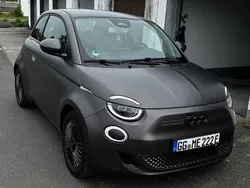 Grau Gebraucht 2021 Fiat 500e Icon Kleinwagen | 19.000 € (Etwas zu teuer)