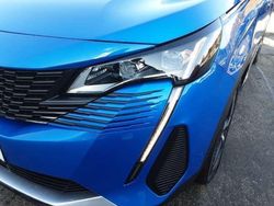 Blau metallic Gebraucht 2023 Peugeot 3008 GT | 31.770 € (Teuer)
