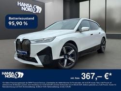 Weiss / mineralweiss (metallic) Gebraucht 2022 BMW iX Sport Line SUV | 48.550 € (Superpreis)