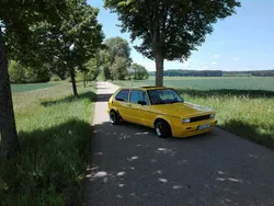Gelb Gebraucht 1983 VW Golf I GTI Kleinwagen | 14.600 €