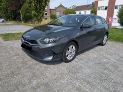 Grau Gebraucht 2022 Kia Ceed Vision Limousine | 19.000 € (Guter Preis)