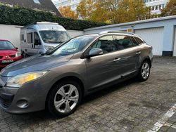 Grau Gebraucht 2010 Renault Mégane III Kombi | 3.300 €