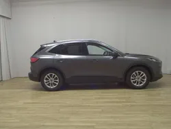 Grau Gebraucht 2021 Ford Kuga Titanium SUV | 17.680 € (Guter Preis)