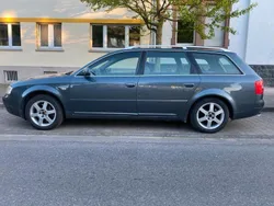 Grau Gebraucht 2002 Audi A6 Kombi | 1.250 € (Superpreis)