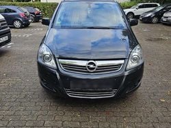 Grau Gebraucht 2013 Opel Zafira Kombi | 3.990 € (Guter Preis)