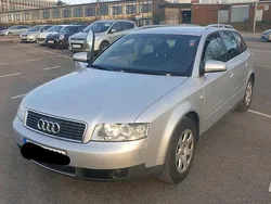 Grau Gebraucht 2002 Audi A4 Kombi | 2.900 € (Fairer Preis)