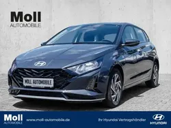 Grau Neu 2024 Hyundai i20 Trend Limousine | 21.390 € (Guter Preis)