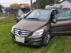 Braun Gebraucht 2010 Mercedes B180 Van / Kleinbus | 5.200 € (Guter Preis)
